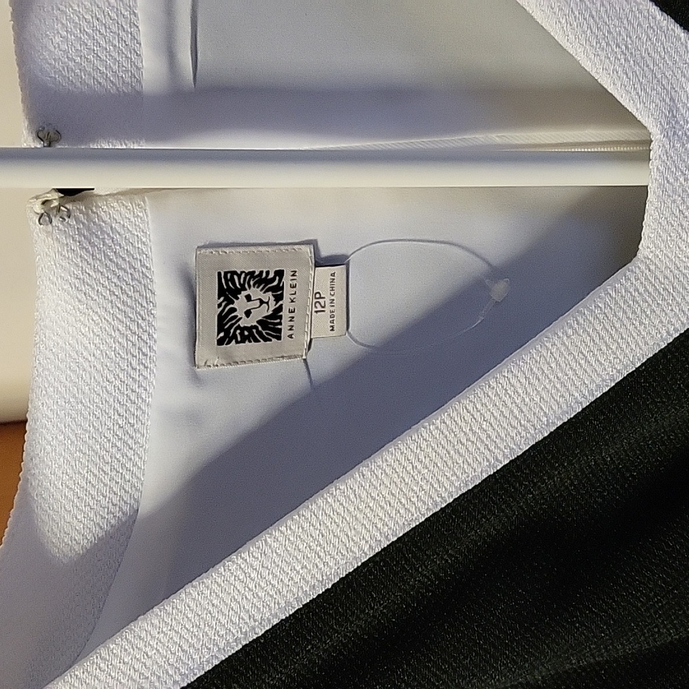 ANNE KLEIN Sleeveless Dress Colorblock Black White Petite Size 12P - Picture 2 of 3